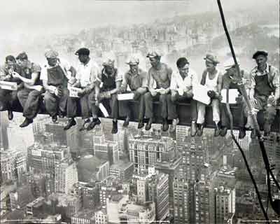 trabajadores-rascacielos-784425