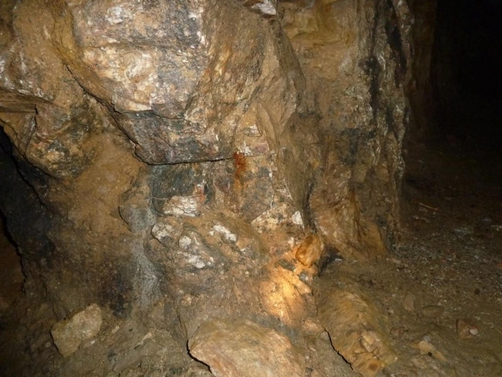  Foto de una de las bifurcaciones en cruz de la miina. Foto A. Alvarez